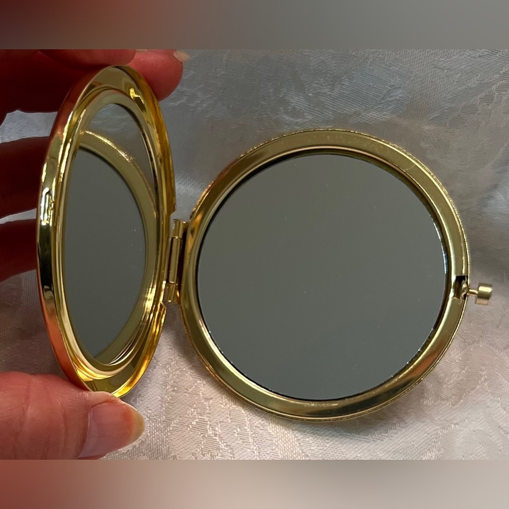 Glam Compact Mirror in Sparkling Gold with Organza Drawstring Dust Bag New - Picture 5 of 11
